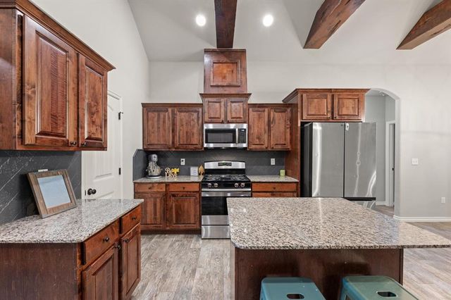233 Timber Lane, Harrah, OK 73045
