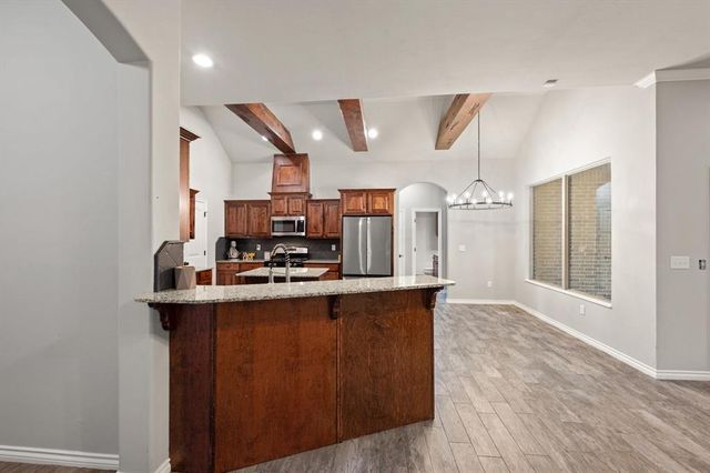 233 Timber Lane, Harrah, OK 73045