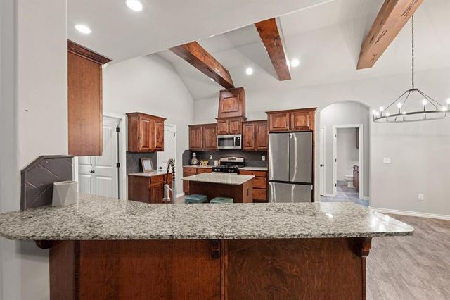233 Timber Lane, Harrah, OK 73045