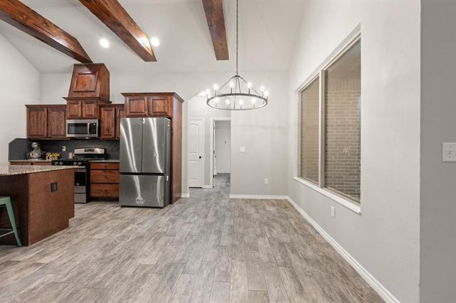 233 Timber Lane, Harrah, OK 73045
