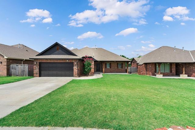 233 Timber Lane, Harrah, OK 73045