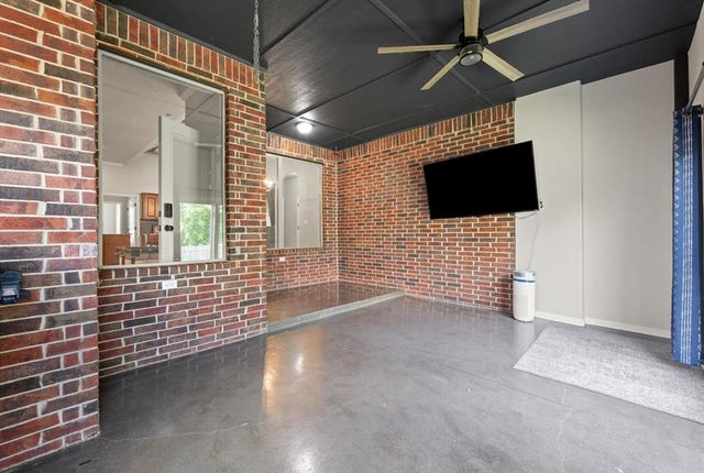233 Timber Lane, Harrah, OK 73045