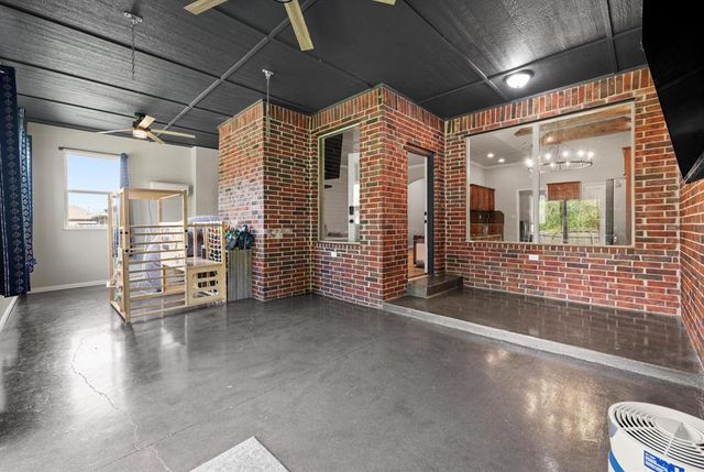 233 Timber Lane, Harrah, OK 73045