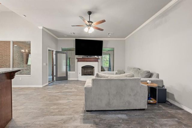 233 Timber Lane, Harrah, OK 73045