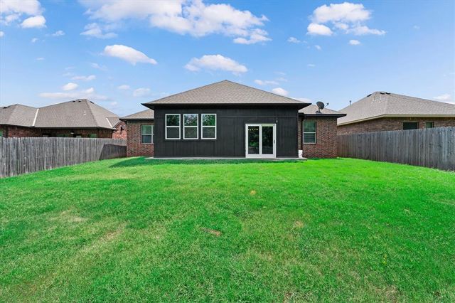 233 Timber Lane, Harrah, OK 73045
