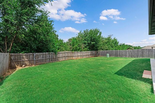 233 Timber Lane, Harrah, OK 73045