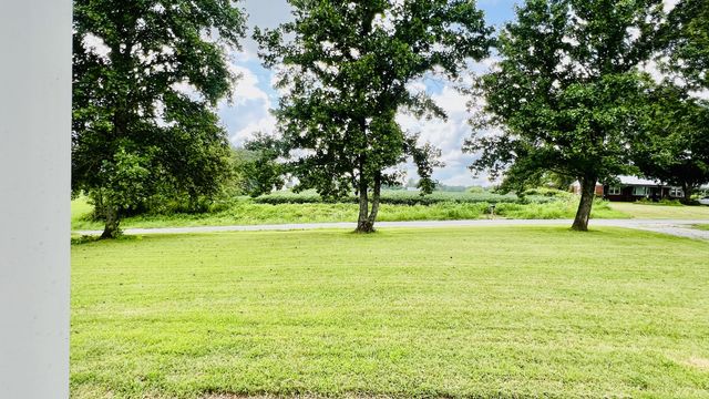 80 Gang Rd, Lawrenceburg, TN 38464