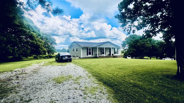 80 Gang Rd, Lawrenceburg, TN 38464