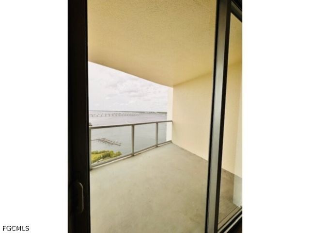 3000 Oasis Grand BLVD 2206, Fort Myers, FL 33916