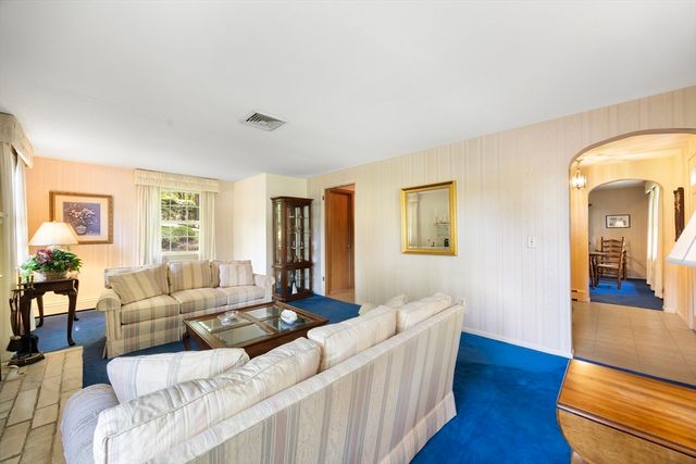 55 Longfellow Road, Holyoke, MA 01040