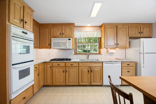 55 Longfellow Road, Holyoke, MA 01040