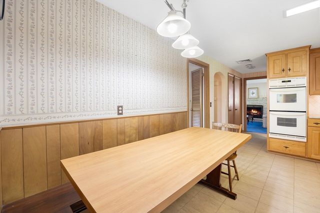 55 Longfellow Road, Holyoke, MA 01040