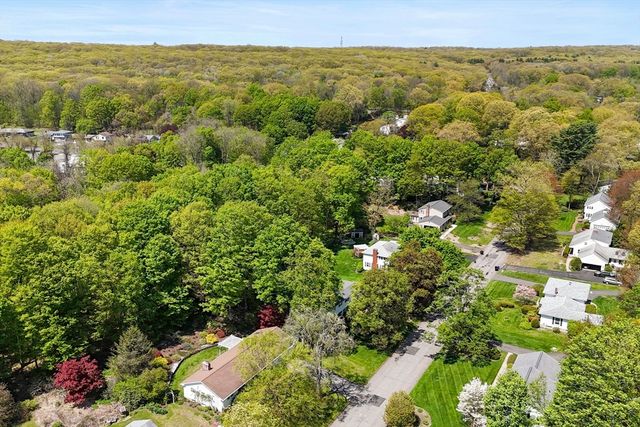 55 Longfellow Road, Holyoke, MA 01040