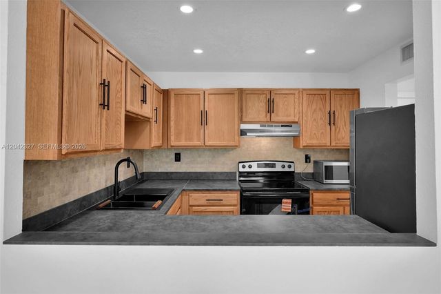 9301 SW 92nd Avenue A302, Miami, FL 33176