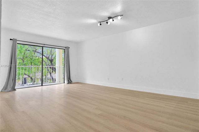 9301 SW 92nd Avenue A302, Miami, FL 33176