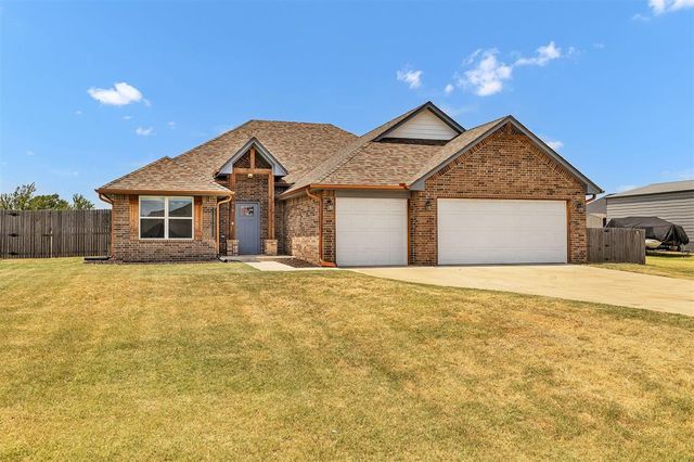 918 Red Rock Road, Blanchard, OK 73010