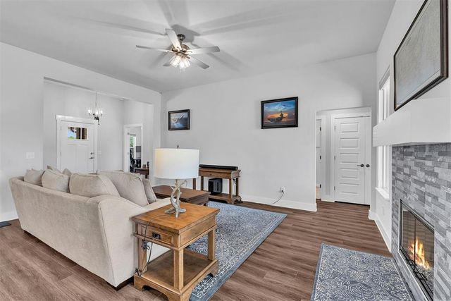 918 Red Rock Road, Blanchard, OK 73010
