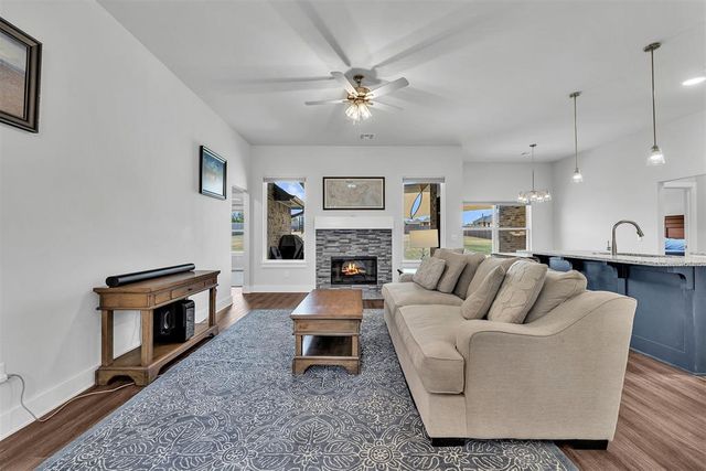918 Red Rock Road, Blanchard, OK 73010