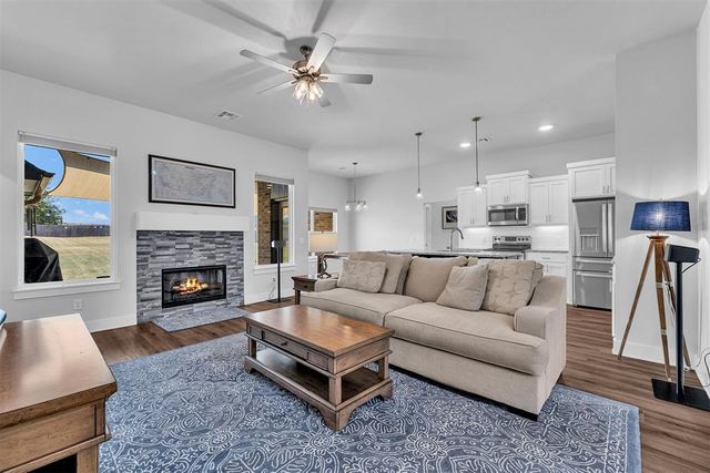 918 Red Rock Road, Blanchard, OK 73010
