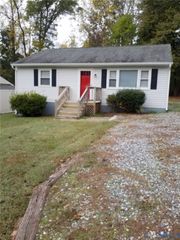 6712 Cherry Rd, New Kent, VA 23141