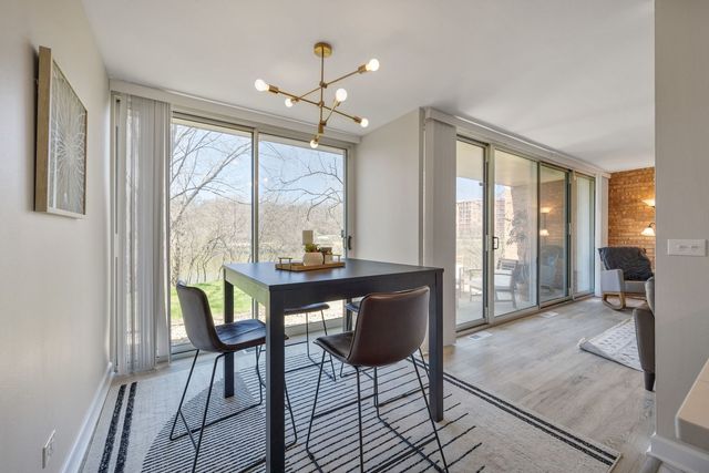 6000 E Lake Drive 1D, Lisle, IL 60532