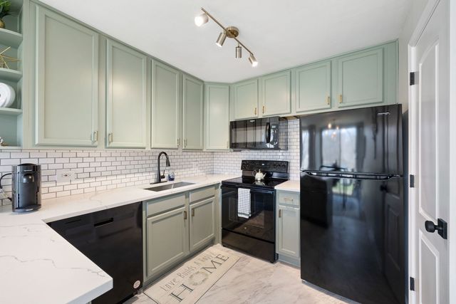 6000 E Lake Drive 1D, Lisle, IL 60532