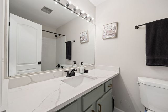 6000 E Lake Drive 1D, Lisle, IL 60532