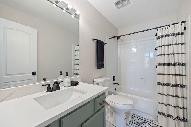 6000 E Lake Drive 1D, Lisle, IL 60532