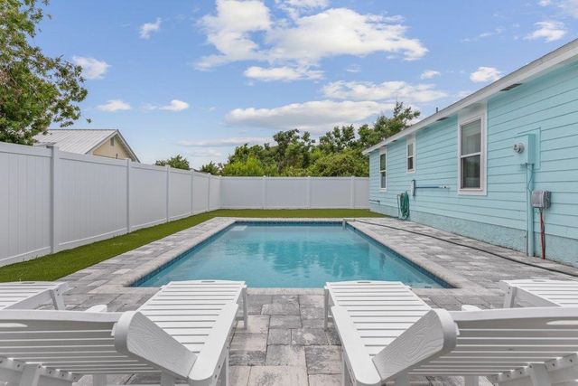 77 Aloha Cir, St Augustine, FL 32080