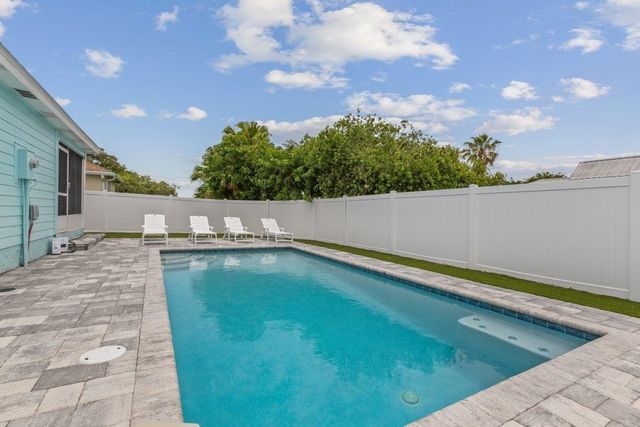 77 Aloha Cir, St Augustine, FL 32080