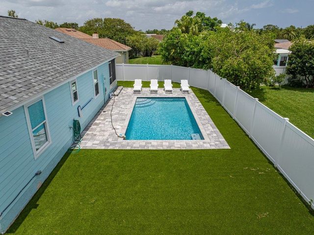 77 Aloha Cir, St Augustine, FL 32080