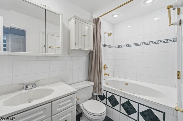 919 Park Ave 3R, Hoboken City, NJ 07030