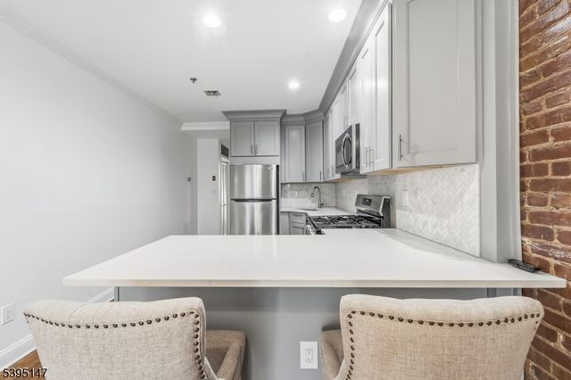 919 Park Ave 3R, Hoboken City, NJ 07030