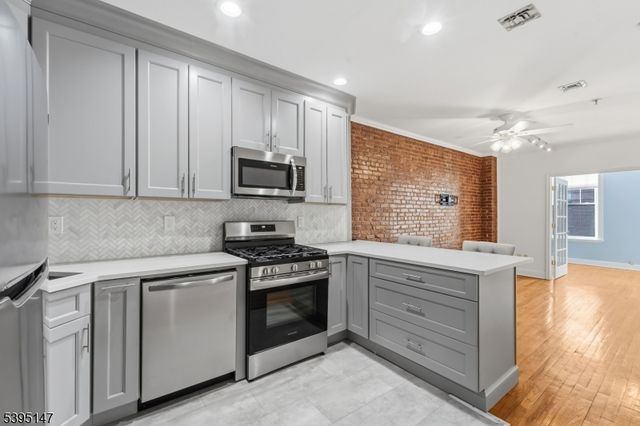 919 Park Ave 3R, Hoboken City, NJ 07030