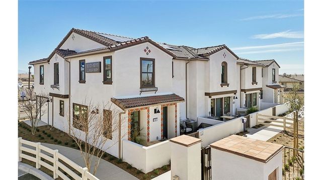 16115 Lumia Way, Fontana, CA 92336
