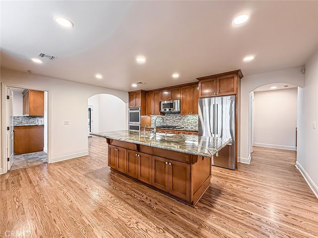 15452 Varden, Sherman Oaks, CA 91403