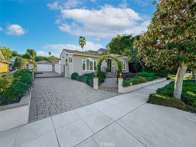 15452 Varden, Sherman Oaks, CA 91403