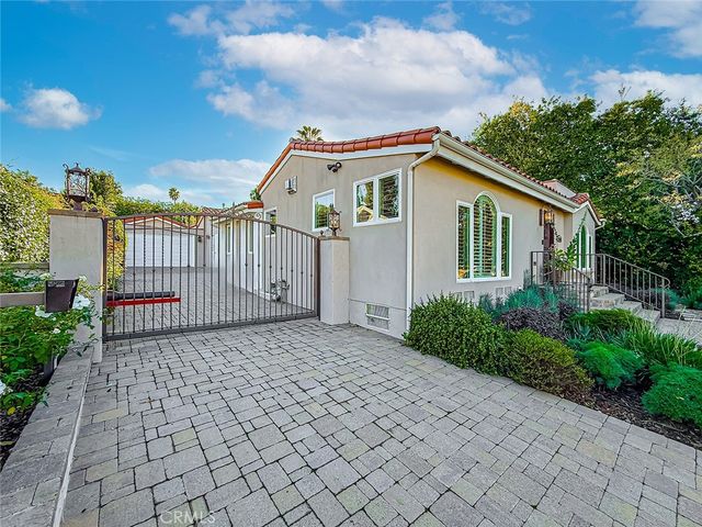 15452 Varden, Sherman Oaks, CA 91403