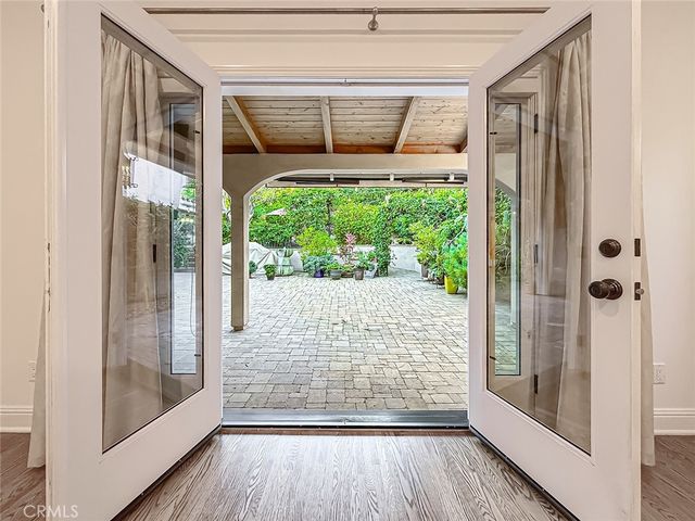 15452 Varden, Sherman Oaks, CA 91403