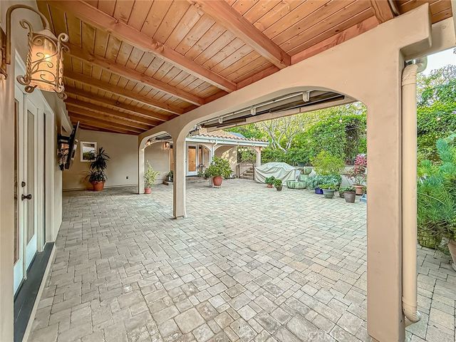 15452 Varden, Sherman Oaks, CA 91403