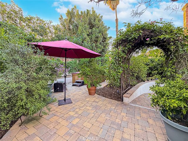 15452 Varden, Sherman Oaks, CA 91403