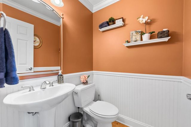 902 Kendall Court, Crown Point, IN 46307