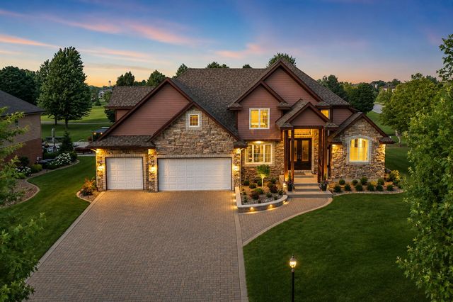 902 Kendall Court, Crown Point, IN 46307