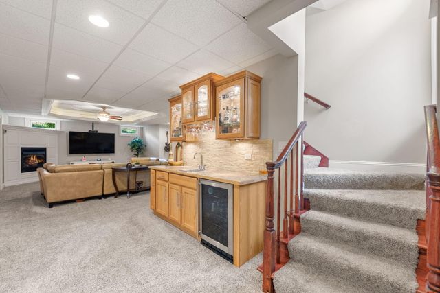 902 Kendall Court, Crown Point, IN 46307