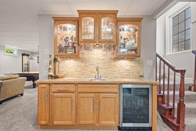 902 Kendall Court, Crown Point, IN 46307