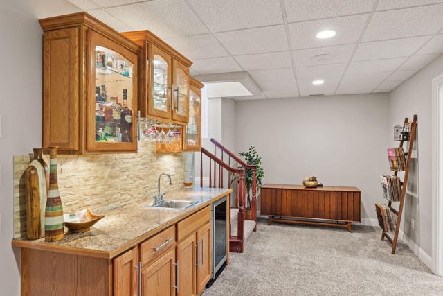 902 Kendall Court, Crown Point, IN 46307