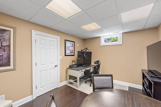902 Kendall Court, Crown Point, IN 46307
