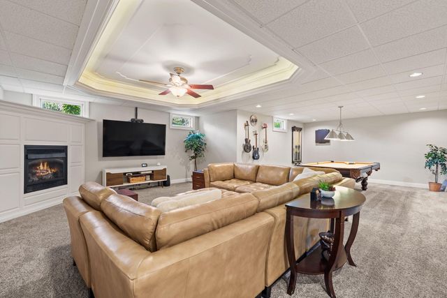 902 Kendall Court, Crown Point, IN 46307