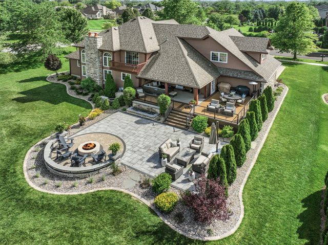 902 Kendall Court, Crown Point, IN 46307