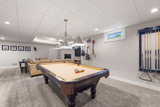 902 Kendall Court, Crown Point, IN 46307